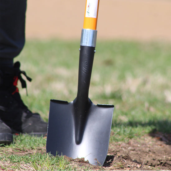 Ashman Round Shovel (Medium) – (1 Pack) – 27 Inches Short Handle Round Shovel with D Handle Grip | Fiber Glass Handle with a Sturdy Blade.